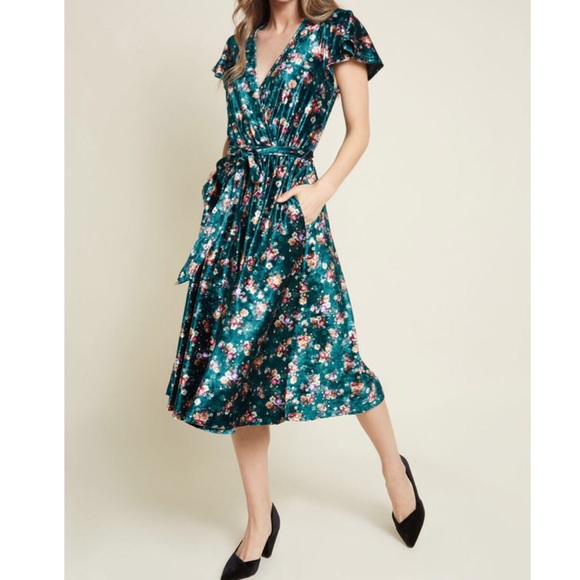 ModCloth velour floral Maxi NWOT - Picture 3 of 4